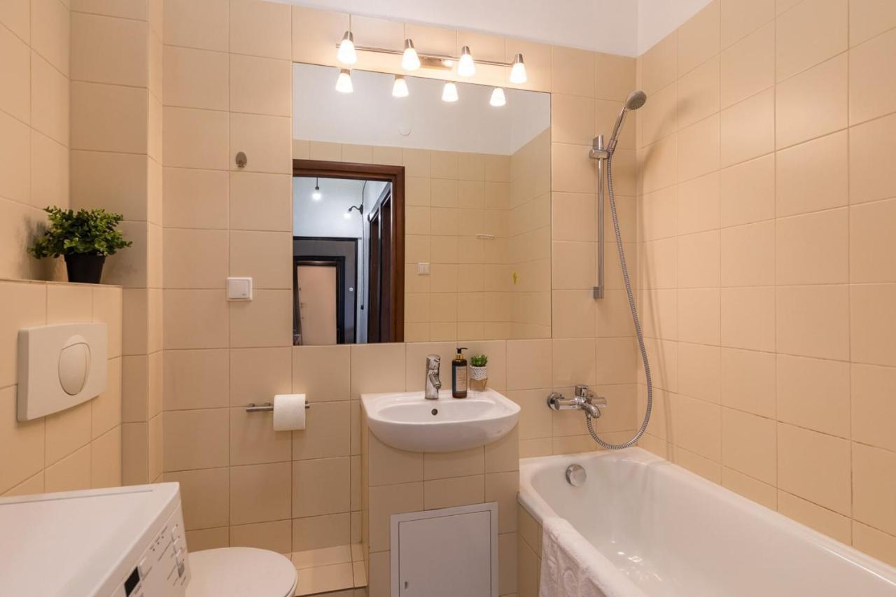 Rent like home - Emilii Plater 47 Warschau Exterior foto
